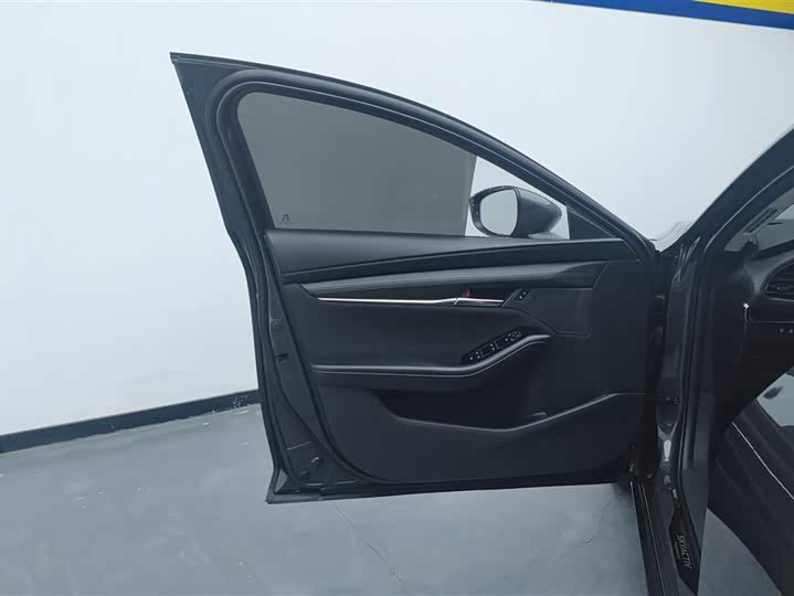 Фото 7 - Mazda 3 (Axela)