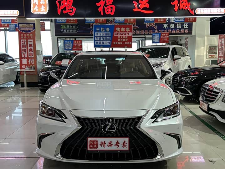 Фото 2 - Lexus ES