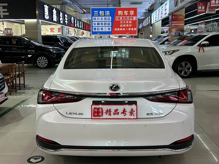 Фото 5 - Lexus ES