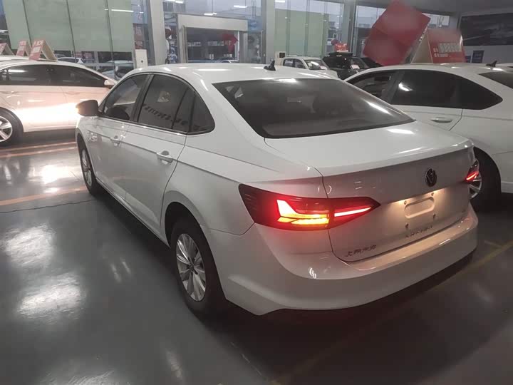 Фото 5 - Volkswagen Lavida