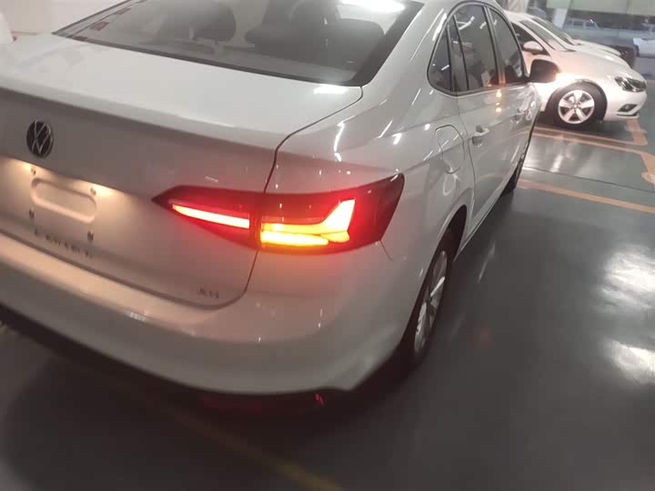 Фото 8 - Volkswagen Lavida