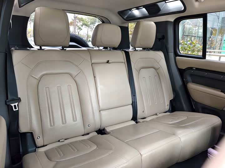 Фото 8 - Land Rover Defender