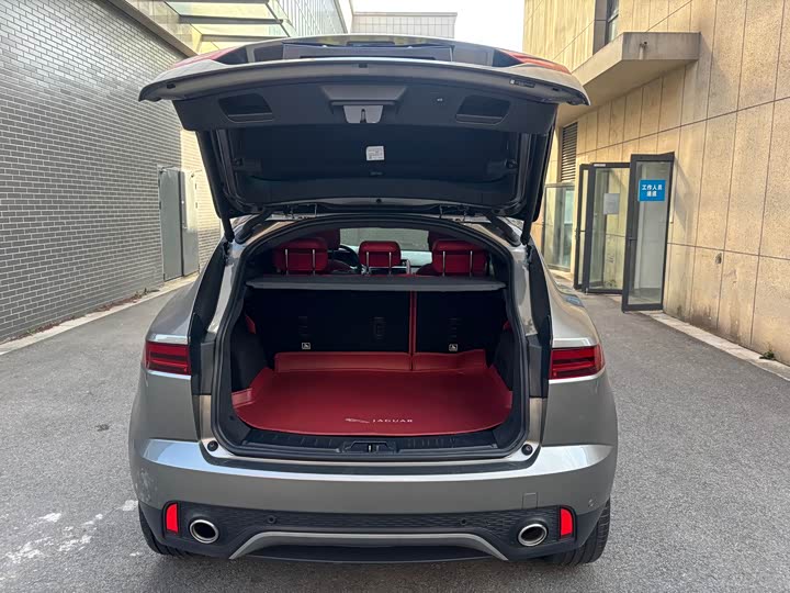 Фото 5 - Jaguar E-Pace