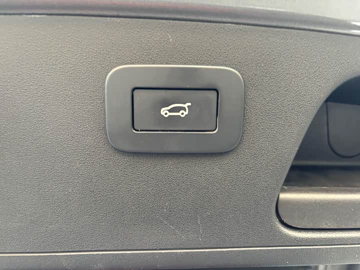 Фото 6 - Jaguar E-Pace