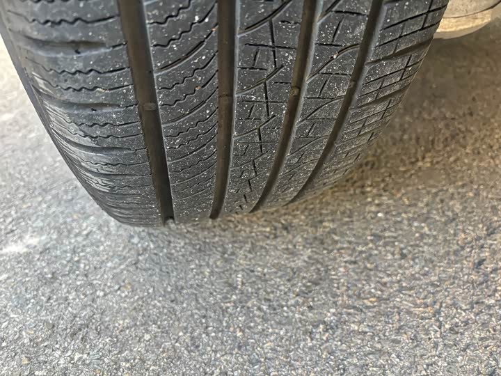 Фото 7 - Jaguar E-Pace