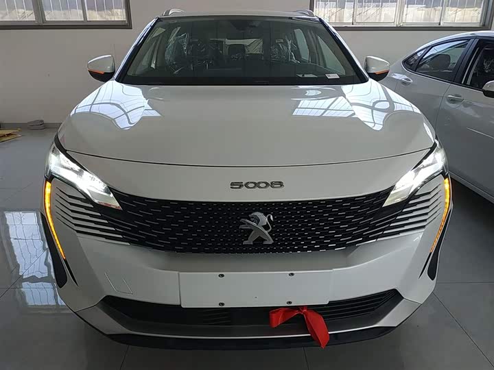 Фото 3 - Peugeot 5008