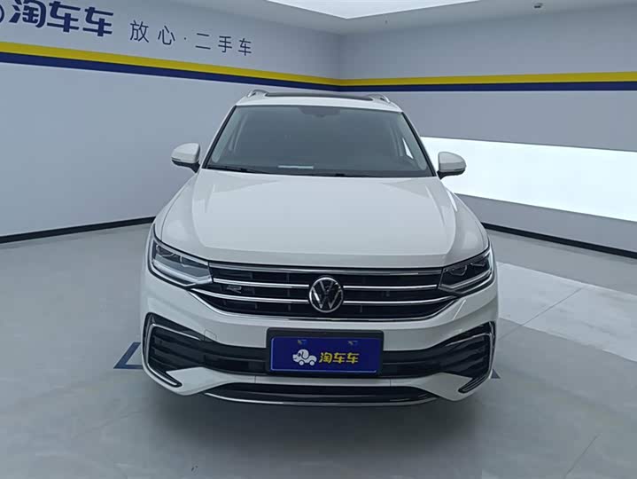 Фото 2 - Volkswagen Tiguan L Pro
