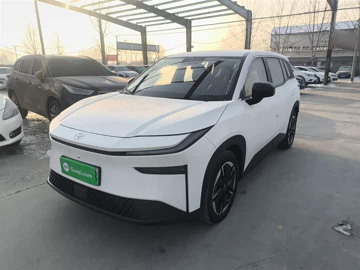 Фото 1 - Toyota bZ3X