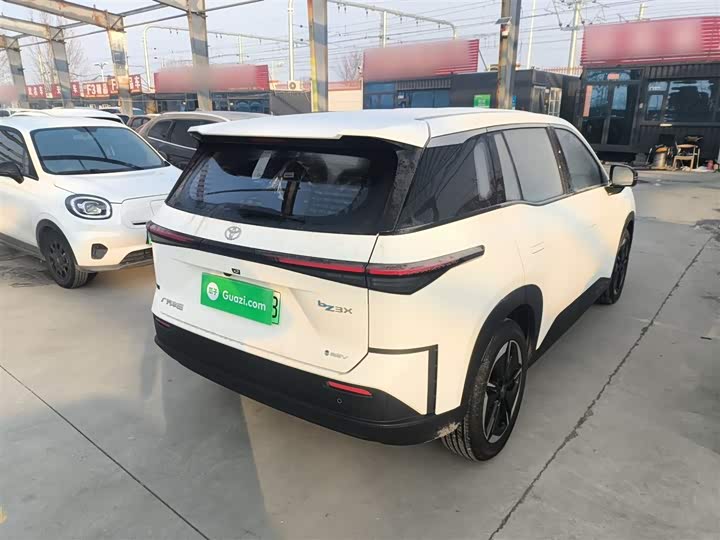 Фото 7 - Toyota bZ3X