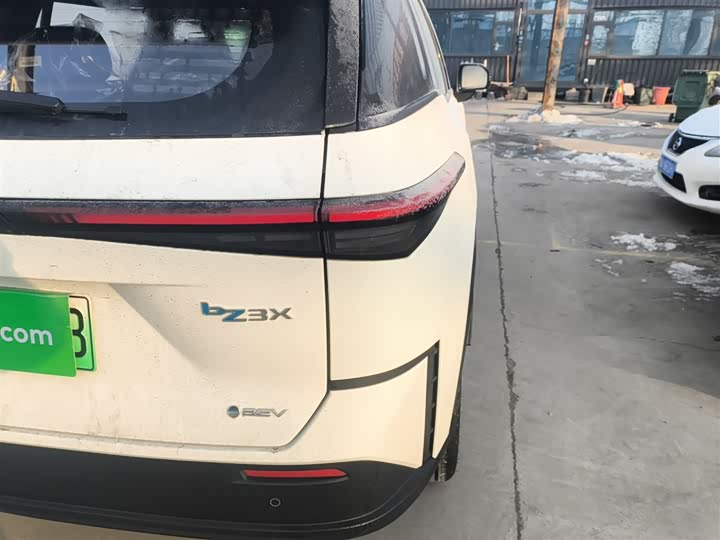 Фото 8 - Toyota bZ3X