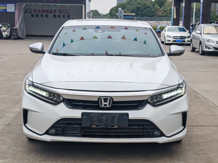Фото 2 - Honda Inspire