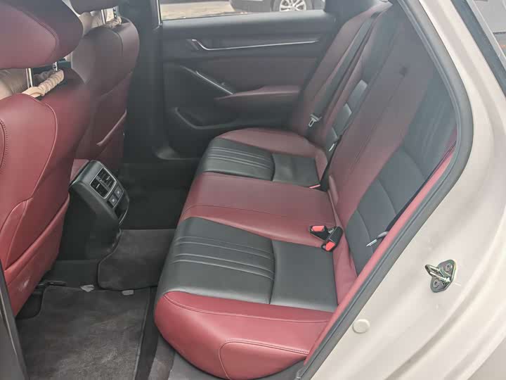 Фото 8 - Honda Inspire