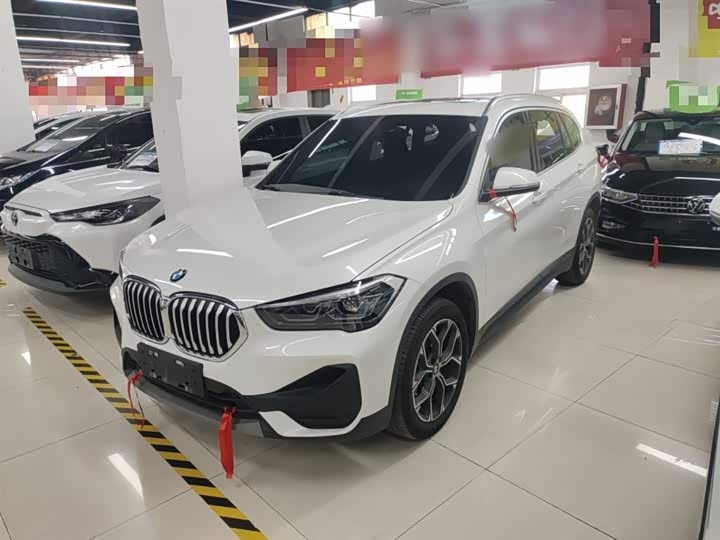 Фото 2 - BMW X1