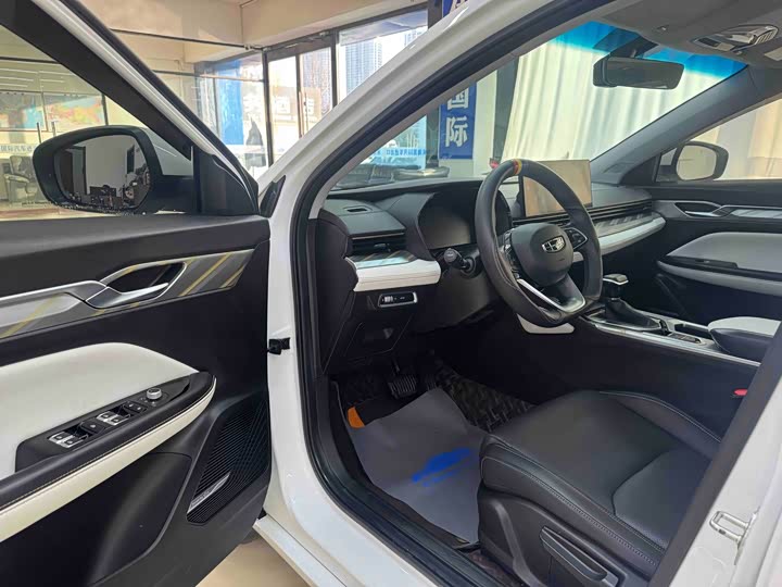 Фото 7 - Geely Emgrand L