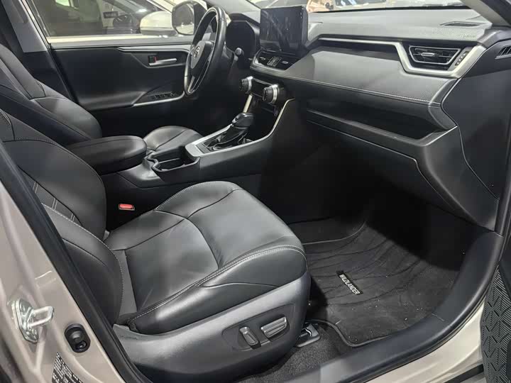 Фото 7 - Toyota Wildlander