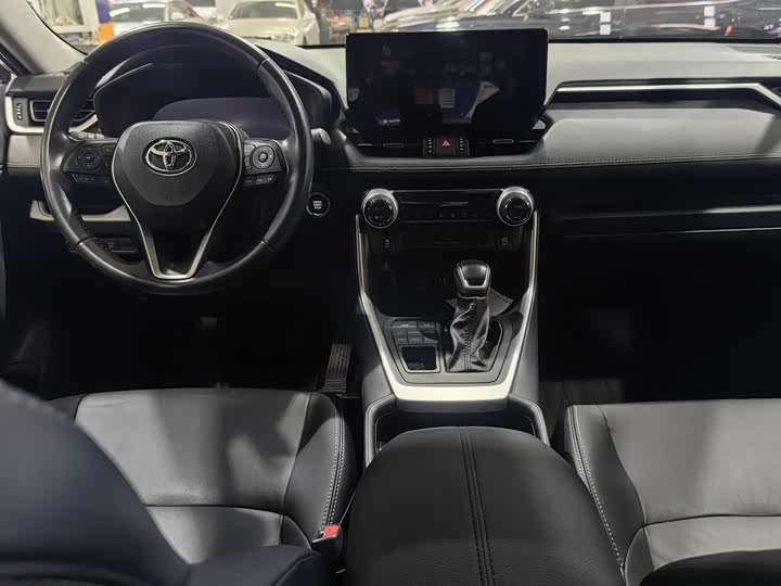 Фото 8 - Toyota Wildlander