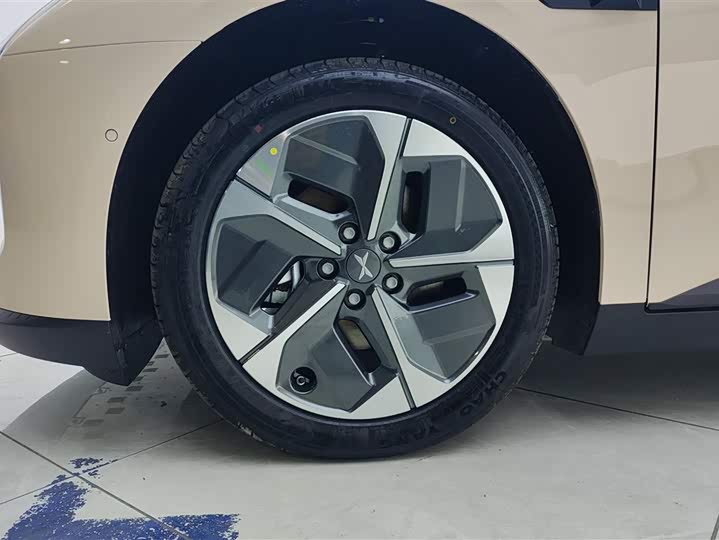 Фото 6 - XPeng Mona M03