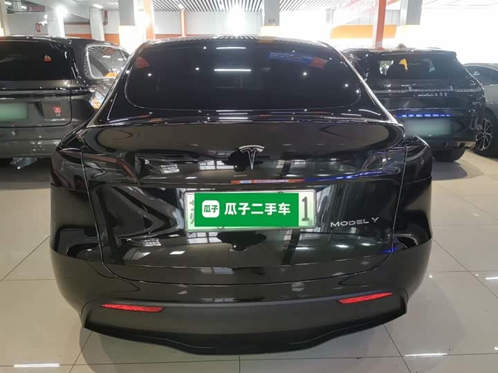 Фото 6 - Tesla Model Y