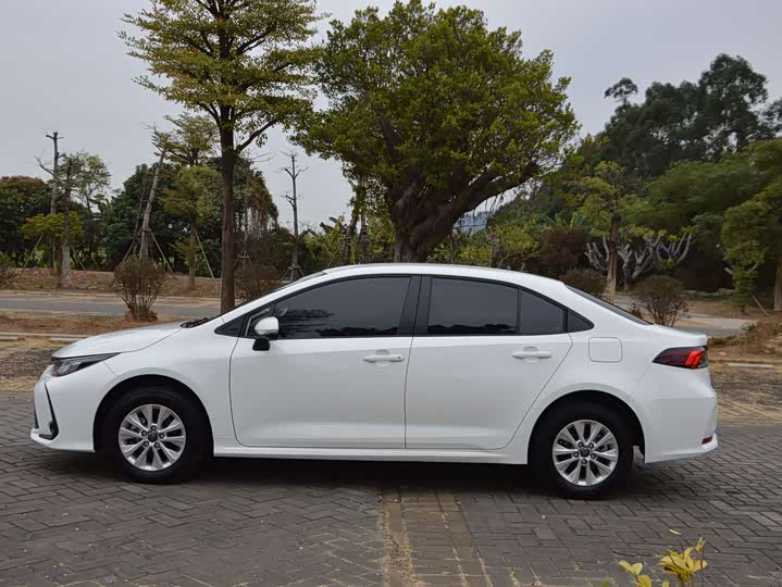 Фото 7 - Toyota Corolla