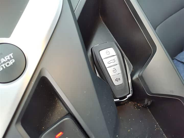 Фото 9 - Geely Geometry A