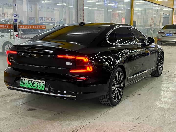 Фото 9 - Volvo S90 Hybrid