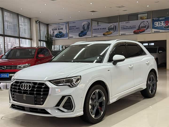 Фото 1 - Audi Q3