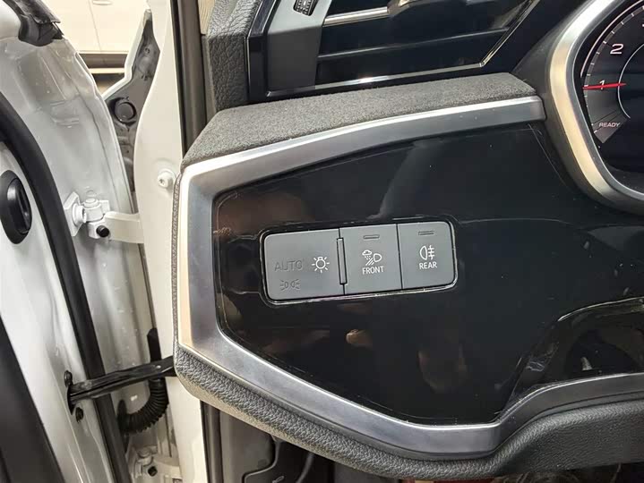 Фото 9 - Audi Q3