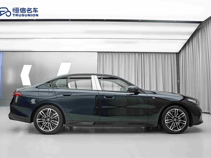 Фото 4 - BMW 5 Series