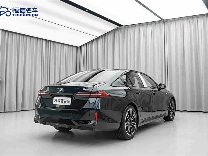 Фото 5 - BMW 5 Series