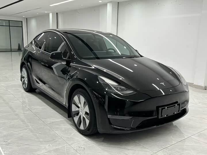 Фото 3 - Tesla Model Y