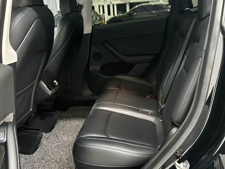 Фото 6 - Tesla Model Y