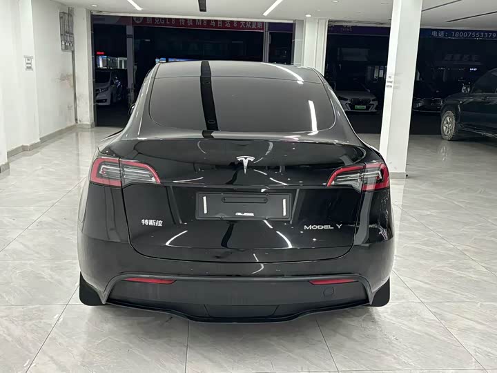 Фото 8 - Tesla Model Y