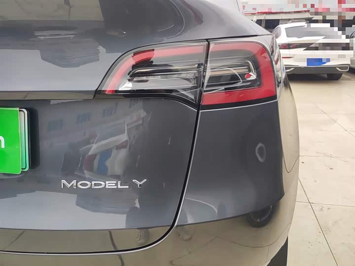 Фото 8 - Tesla Model Y
