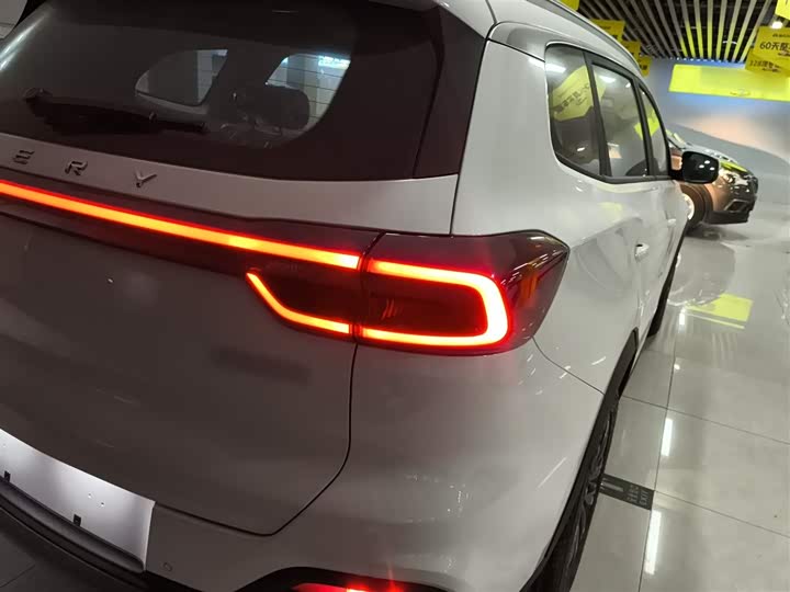 Фото 8 - Chery Tiggo 8