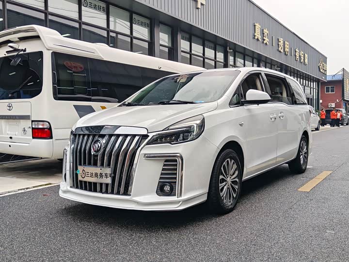 Фото 1 - Buick GL8 ES