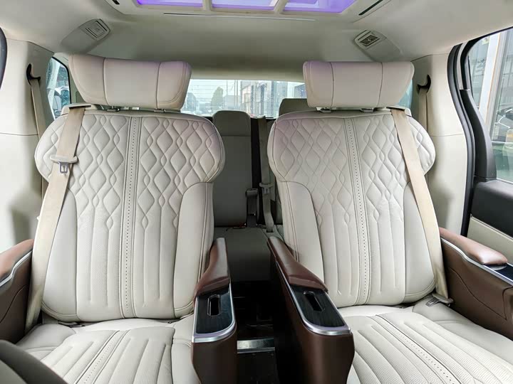 Фото 6 - Buick GL8 ES