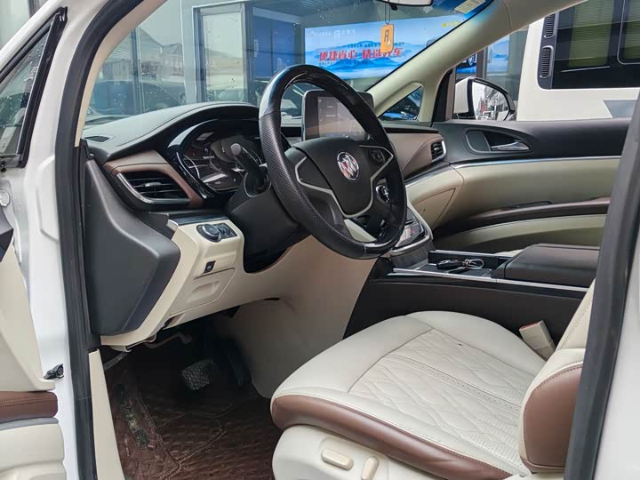 Фото 8 - Buick GL8 ES