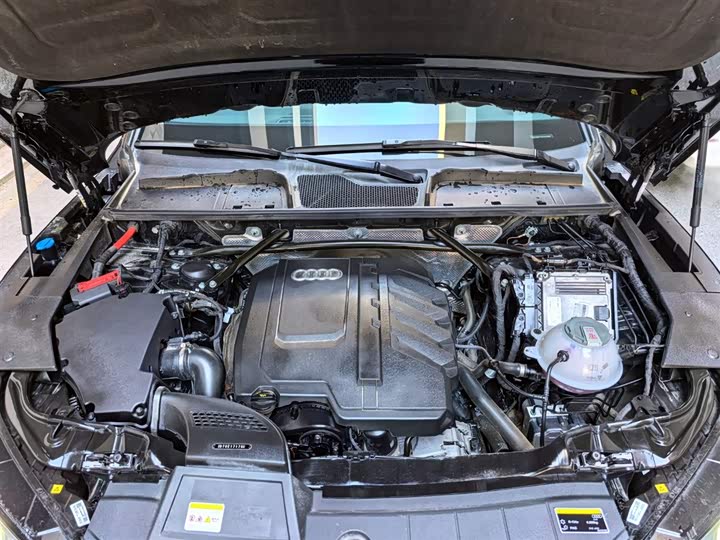 Фото 6 - Audi Q5L