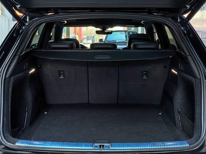 Фото 7 - Audi Q5L