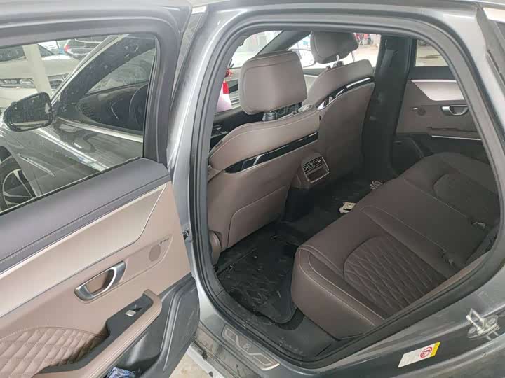 Фото 4 - BYD Han