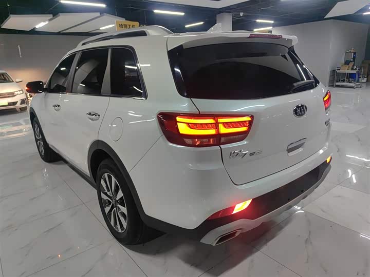 Фото 5 - Kia KX7