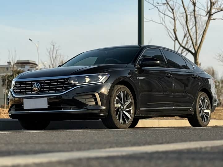 Фото 2 - Volkswagen Passat