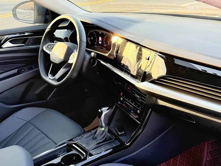 Фото 7 - Volkswagen Passat