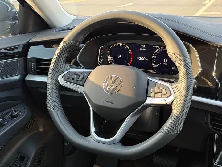 Фото 8 - Volkswagen Passat