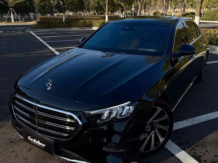 Фото 2 - Mercedes-Benz E-Class