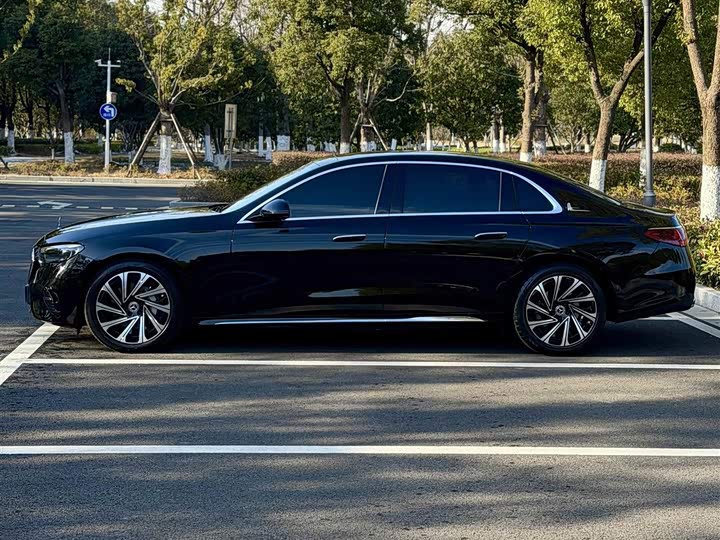 Фото 5 - Mercedes-Benz E-Class