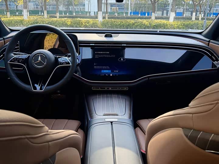 Фото 9 - Mercedes-Benz E-Class