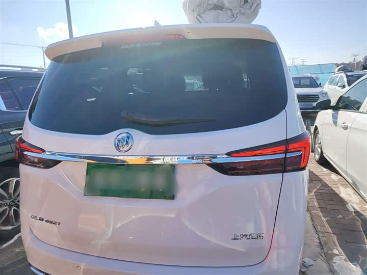 Фото 6 - Buick GL8 ES