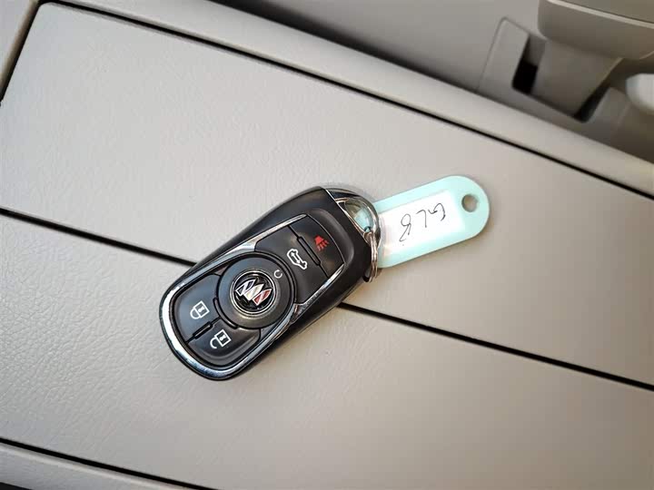 Фото 9 - Buick GL8 ES