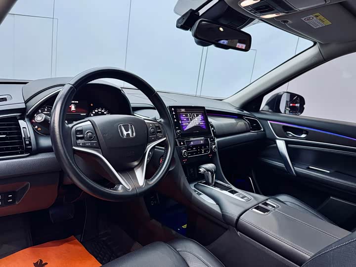 Фото 8 - Honda Avancier